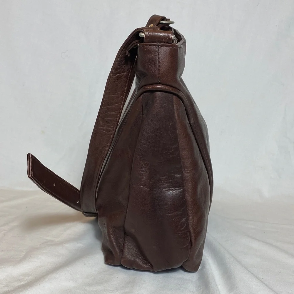 Brown Leather Crossbody/Shoulder Bag made in Bogota,Columbia - Picture 5 of 12